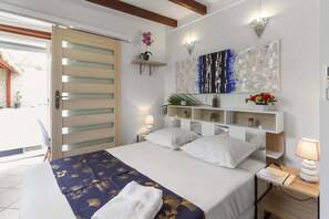 Fer et planche à repasser, Wi-Fi gratuit, draps fournis