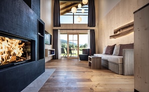 Deluxe Chalet, Mountain View | Living area