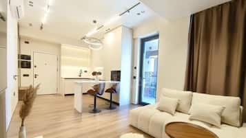 Deluxe Studio, Sea View | 1 bedroom, Tempur-Pedic beds, minibar, desk