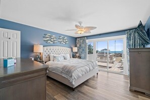 8 chambres, bureau, fer et planche à repasser, lit parapluie