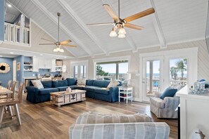 Télévision, cheminée, jeux vidéo, livres