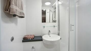 Studio, Non Smoking | Bathroom