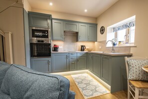 Fridge, microwave, dishwasher, coffee/tea maker - Bacchus, Tockwith, York (York)