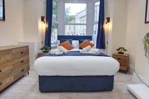 1 habitación, tabla de planchar con plancha, wifi gratis y ropa de cama 