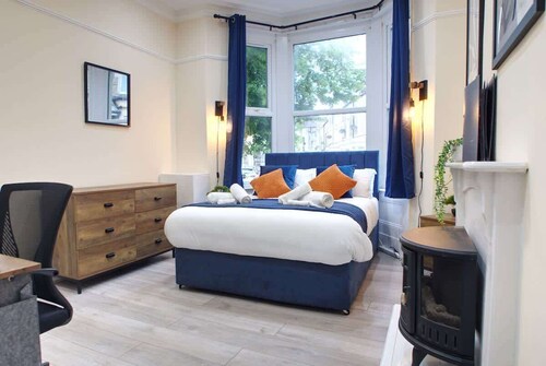 Bright 1BR W/ WiFi | Morecambe Coastal Bay Walk