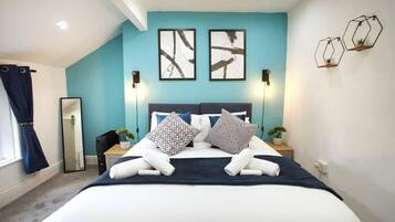 2 bedrooms, iron/ironing board, WiFi, bed sheets