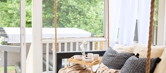 Sleepts 12, 3 King Beds, Hot Tub, Fire Pits, Arcade, Hidden Bookcase, Treasure Hunt