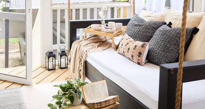 Sleepts 12, 3 King Beds, Hot Tub, Fire Pits, Arcade, Hidden Bookcase, Treasure Hunt