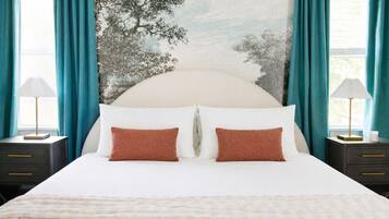 5 bedrooms, desk, iron/ironing board, travel crib