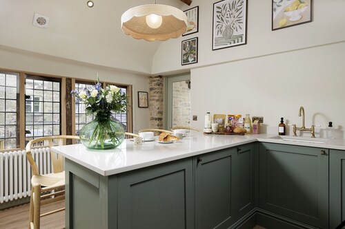 Beautifully presented dog friendly - The Barley Apartment