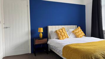 House | 4 bedrooms, iron/ironing board, free WiFi, bed sheets