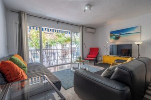 Appartement | Aire de séjour | Téléviseur