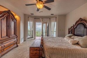 5 bedrooms, iron/ironing board, WiFi, bed sheets