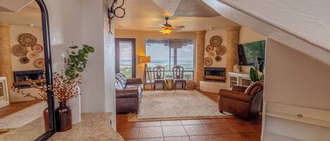 Smart-tv en een open haard