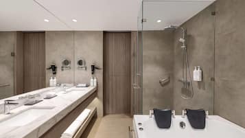 Suite, 1 trĂšs grand lit, non-fumeur, bain Ă remous | Salle de bain