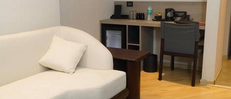 Suite, 1 King Bed, Non Smoking, Jetted Tub