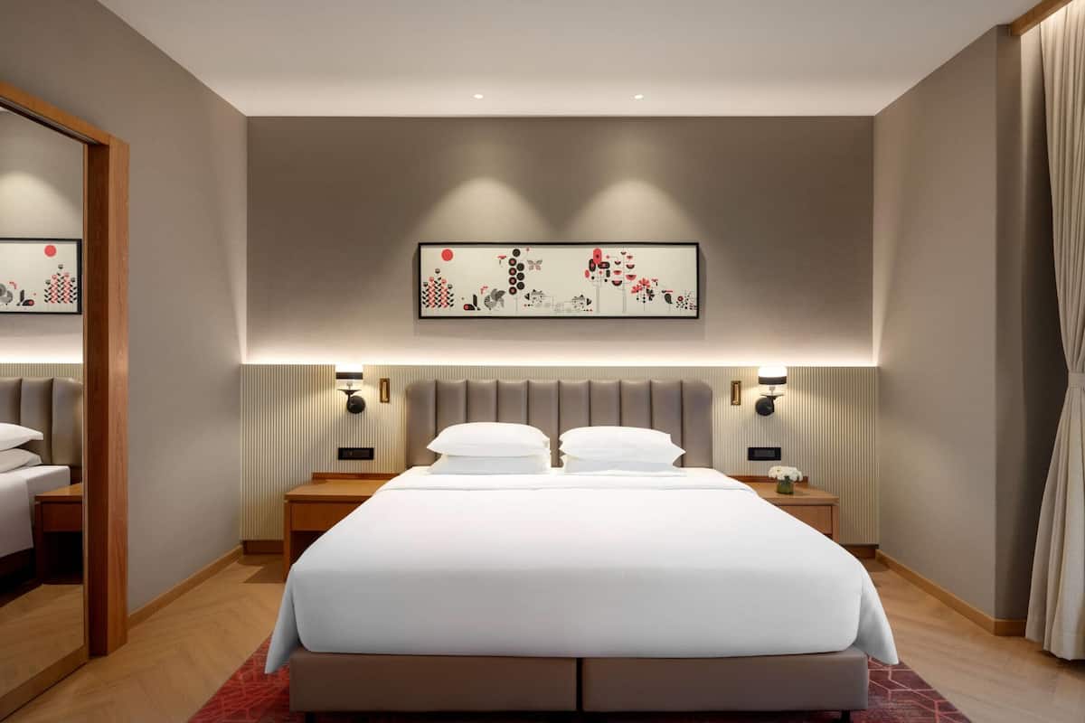 Sengetøy av topp kvalitet, dundyner, memory foam-senger og minibar