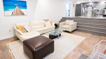 Een smart-tv en boeken