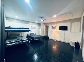 3 bedrooms, WiFi