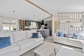 Smart TV, stereo - Lakeside Lodge - North East Escapes (Wooler)