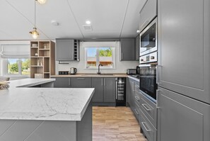 Fridge, microwave, oven, dishwasher - Lakeside Lodge - North East Escapes (Wooler)