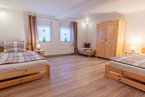 Reiseseng for barn, wi-fi (inkludert) og sengetøy