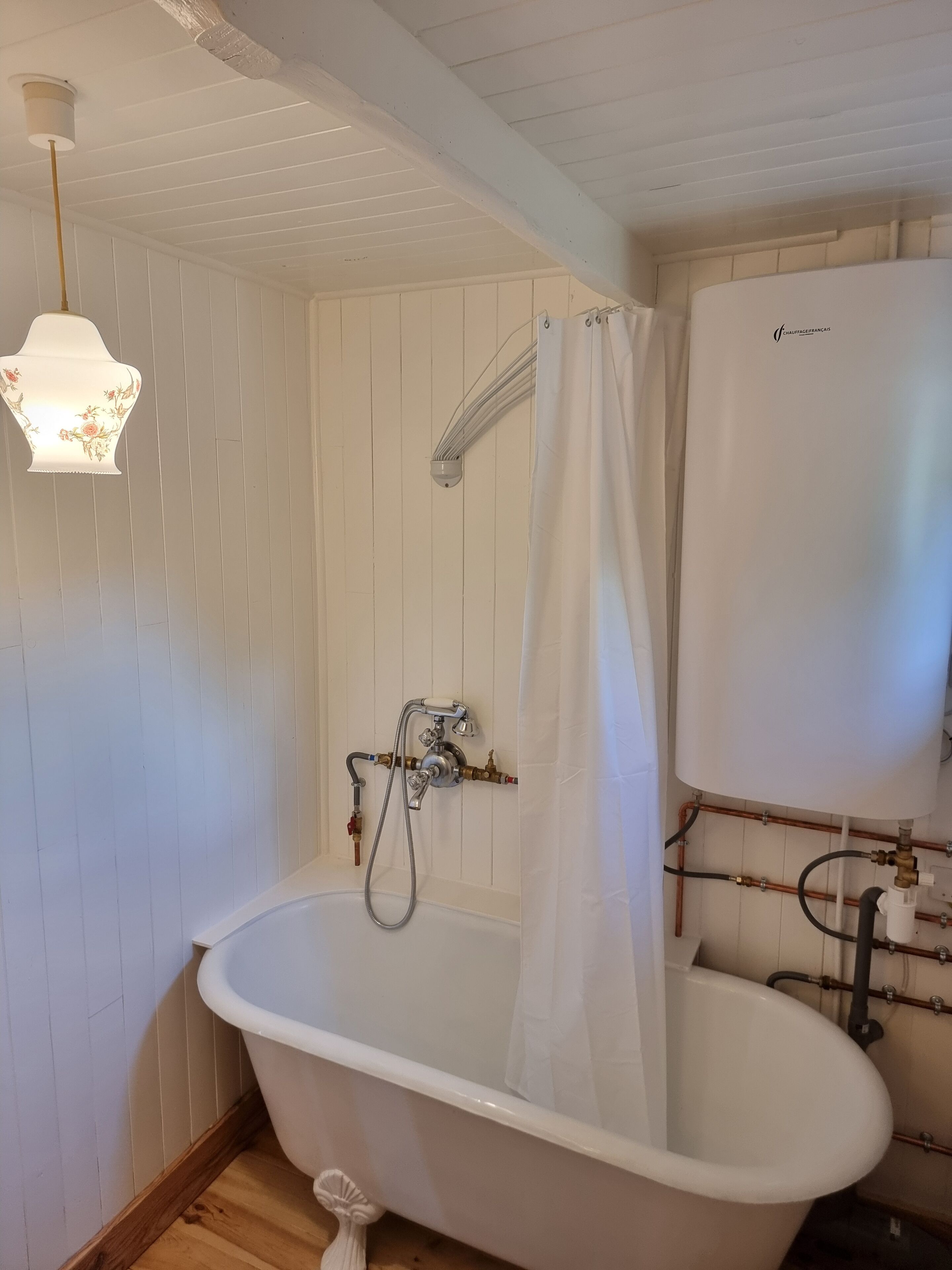 Toallas, jabón, papel de baño 