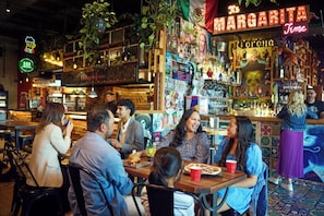 Bar (in der Unterkunft)