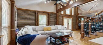 Spacious home with full kitchen, patio, private pool and game room, pool table