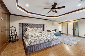3 habitaciones, tabla de planchar con plancha y acceso a internet