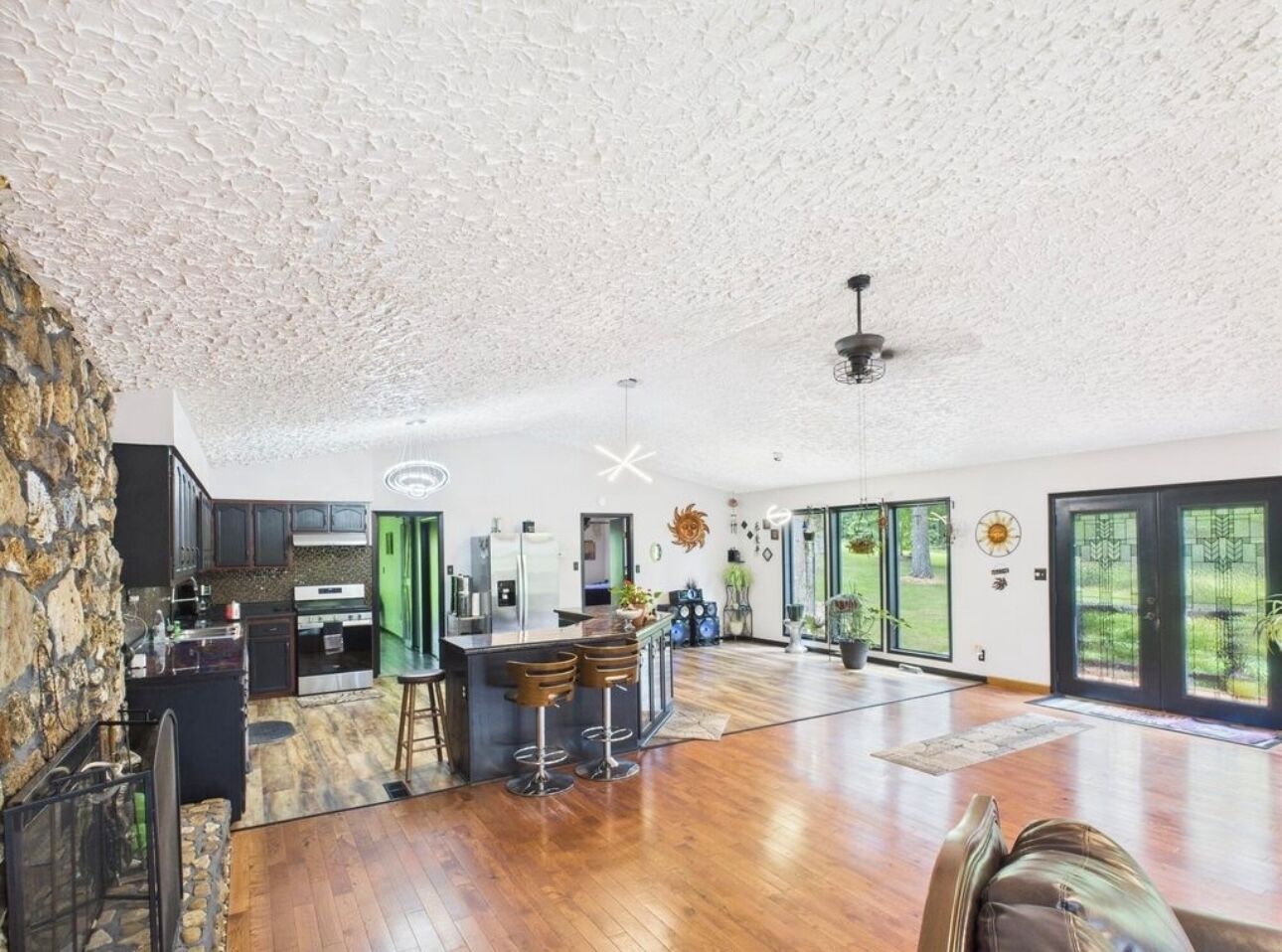 オーブン、コンロ、食器洗い機