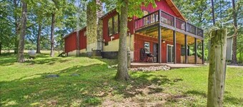 3-bedroom Pet Friendly home on 14 acres with trails and seasonal creeks.