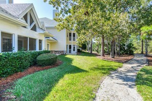 Exterior - 4-BDR sleeps 8 -preserve views-easy walk to pool-hot tub -near beaches! (Saint Augustine)