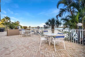 Condo (1 Bedroom) | Property amenity
