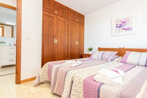 1 bedroom, iron/ironing board, free WiFi