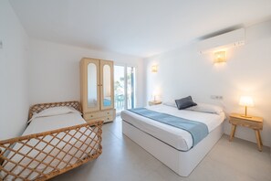 4 chambres, fer et planche à repasser, accès Internet