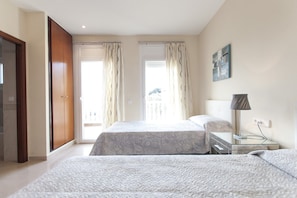 3 bedrooms, iron/ironing board, free WiFi