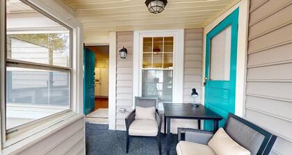 Renovated 1BR - 3 Block Walk to Casino - Clean, Quiet, Safe & Guest-Favorite