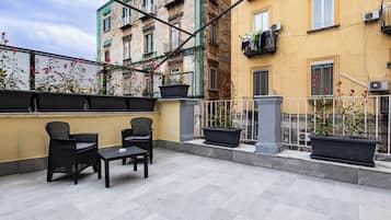 Comfort Double Room, 1 King Bed, Kitchen, City View | Terrace/patio