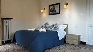 Minibar, laptop workspace, free WiFi, bed sheets