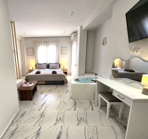 Blackout curtains, soundproofing, iron/ironing board, free WiFi - Lux Suite Jacuzzi Acropolis byMK (Athens)
