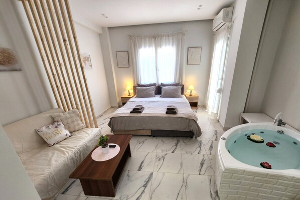 Verdunkelungsvorhänge, schallisolierte Zimmer, Bügeleisen/Bügelbrett