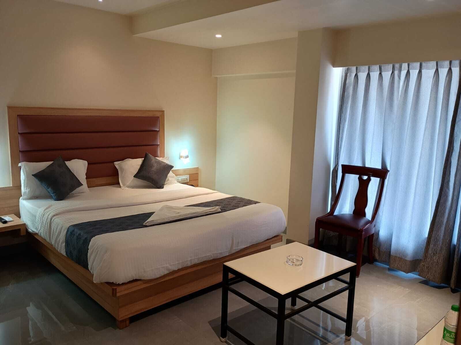 Deluxe Double or Twin Room, Balcony, City View | Desk, laptop workspace, iron/ironing board, free WiFi