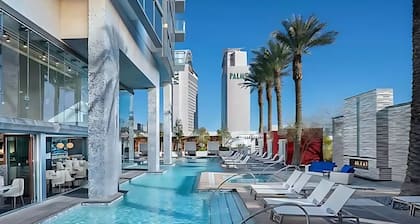 StripSuite Palms Place Hotel/Resort & Casino