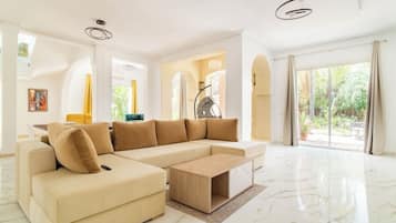 TV connectée, table de tennis de table