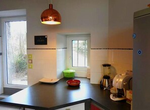 Micro-ondes, four, plaque de cuisson, lave-vaisselle