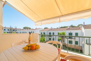 Outdoor dining - Filippi - Apartment In Es Mercadal. Free Wifi (Es Mercadal, Illes Balears)