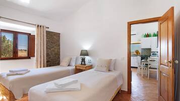 2 chambres, fer et planche Ă repasser, Wi-Fi gratuit, draps fournis