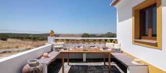 Country House 'Casas Do Monte I - T2' with Mountain View, Wi-Fi and Air Conditioning