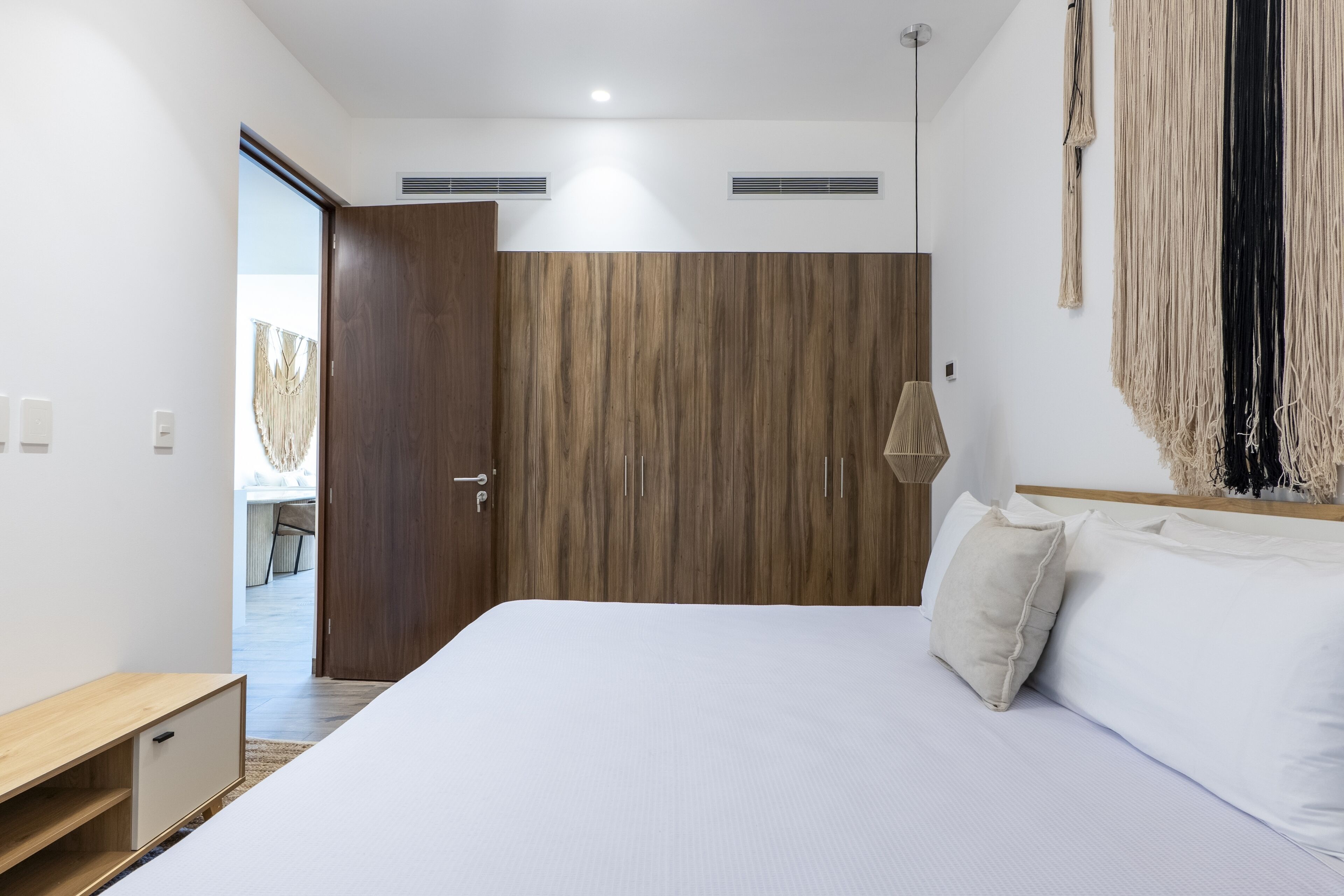 2 chambres, fer et planche à repasser, draps fournis